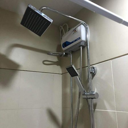 Condo Staycation Near Mall Of Asia Manila Esterno foto